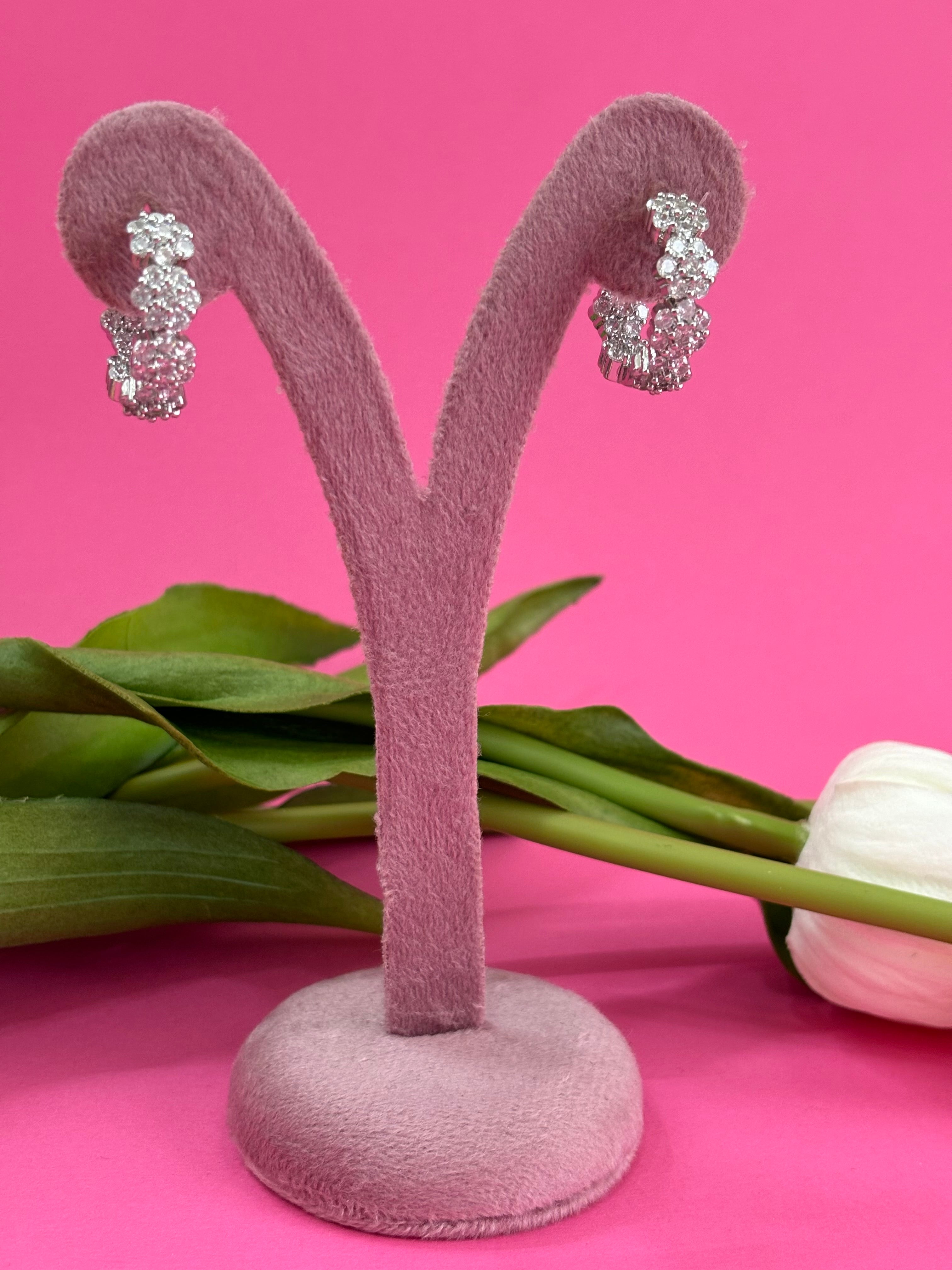 Orecchino cerchio fiore